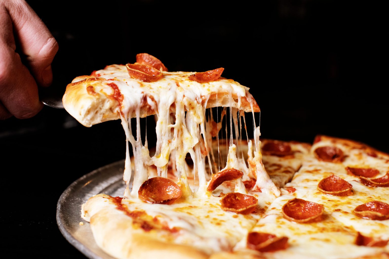 Bar-Grill Operators Turn Pizza Into Loyalty Driver With Premium Cheese